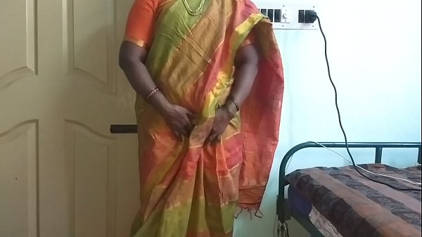 telugu sex south hot mallu aunty showing big tits to owner