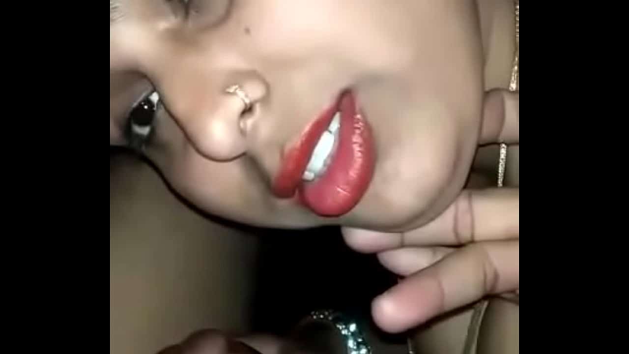 Desi hot housewife xnxx hard sucking her lover’s big dick