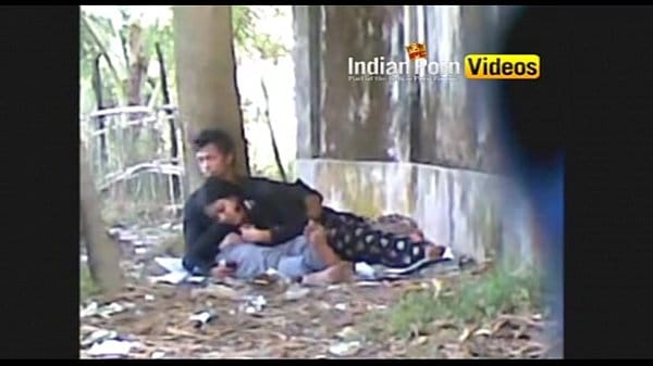 Desi girl xxx hot blowjob sex in park