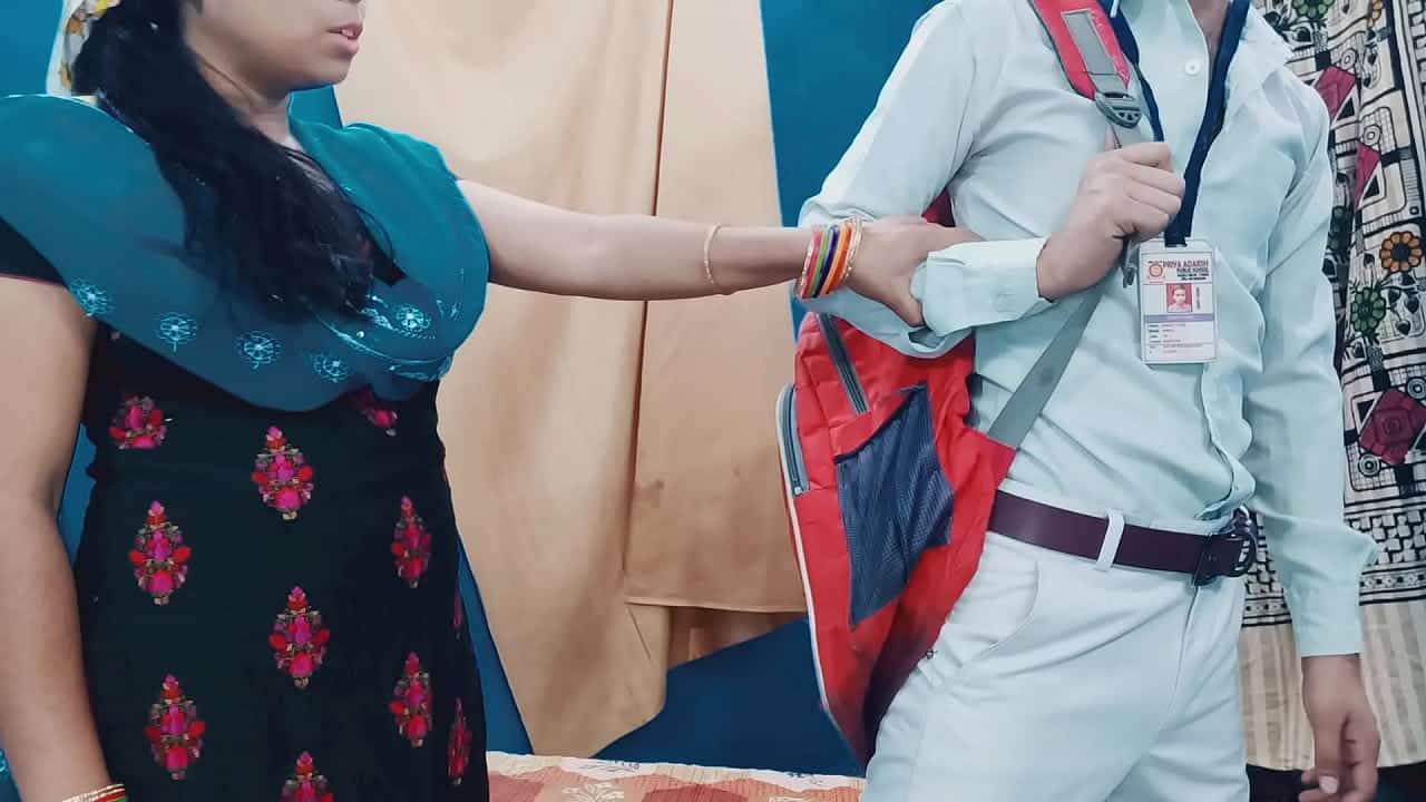 पढाई के बदले चूत चुदाई खेल टीचर और स्टूडेंट