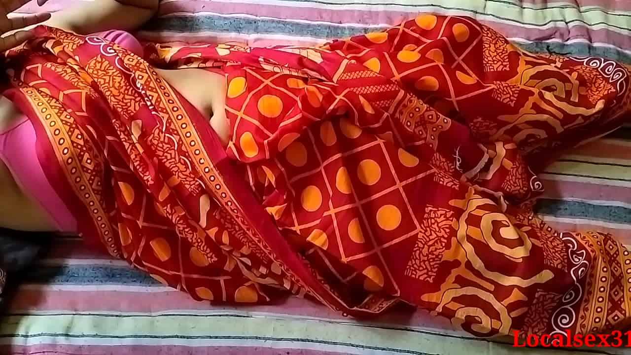 बंगाली क्सक्सक्स लोकाल बॉय को घर बुलाकर अपनी चूत को शांत किया