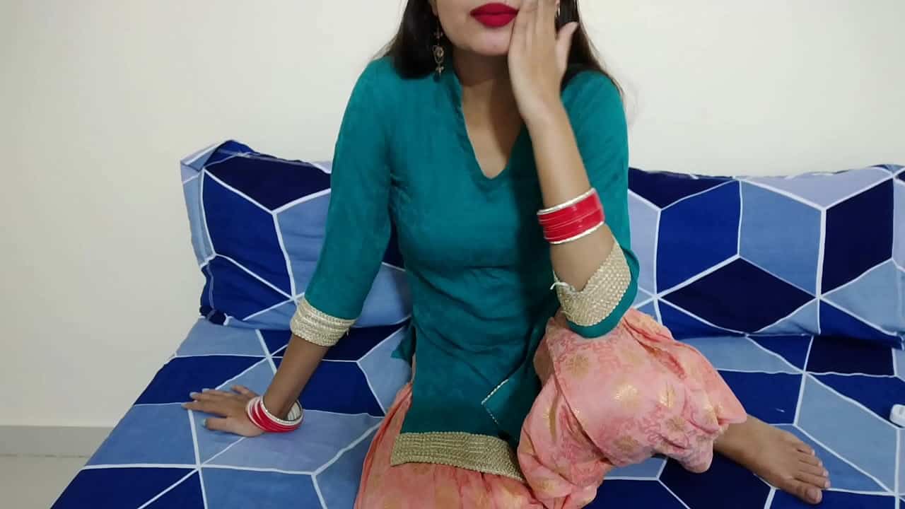Chikni desi bhabhi ki ghar me chudai indiansexvideos