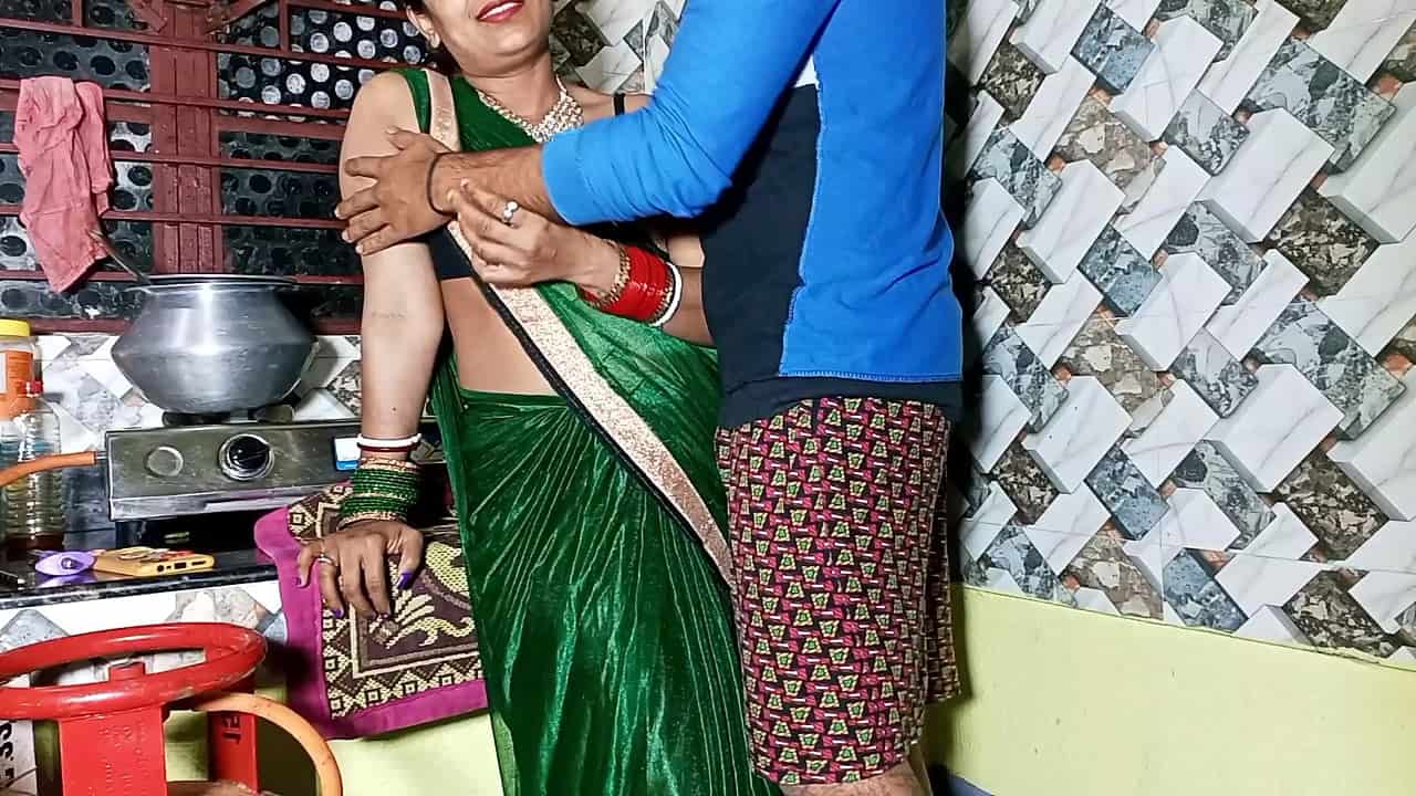 मिल्फ भाभी की चूत चुदाई किचन में हिंदी क्सक्सक्स