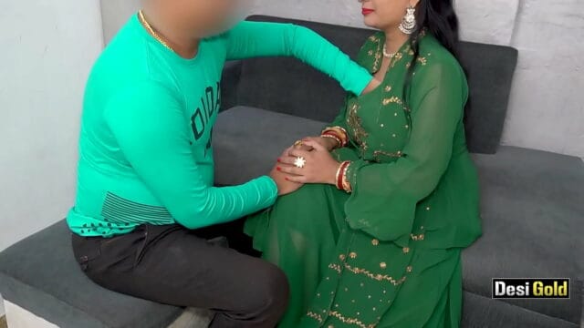Xnxx xxx hd sex videos sexy housewife big boobs pressed by her jija
