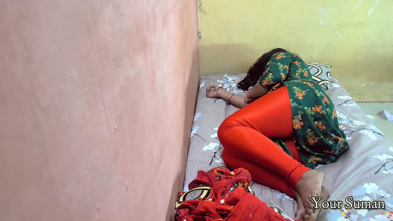 Mumbai slut gives a desi blowjob and drinks cum