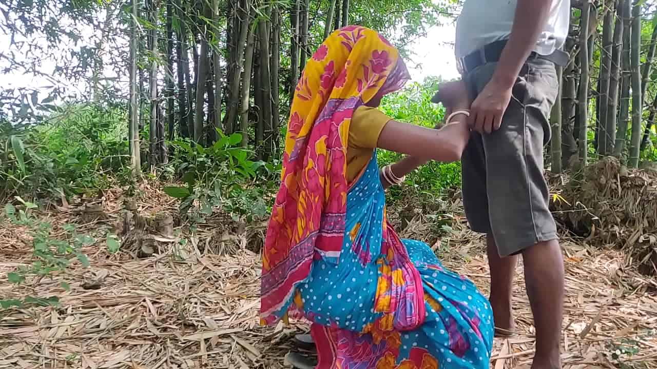 desi village sex mms randi milf aunty sex with son friend in forest